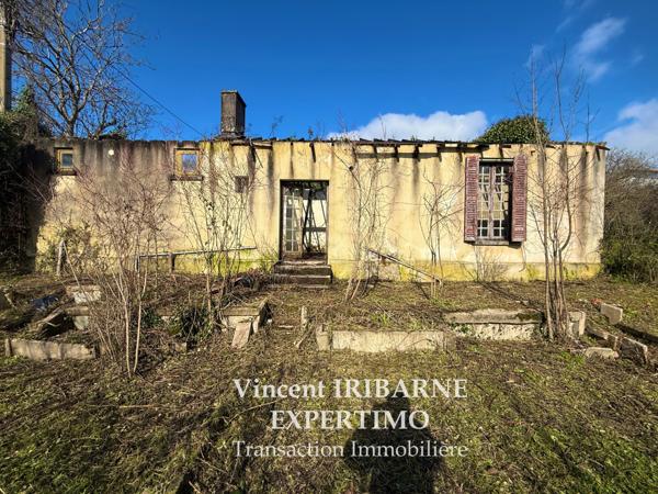 Saintes (17100) Maison de plain-pied à rénover et terrain