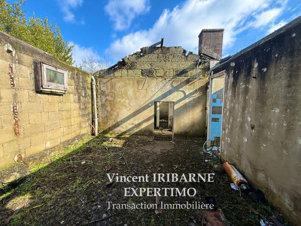 Saintes (17100) Maison de plain-pied à rénover et terrain