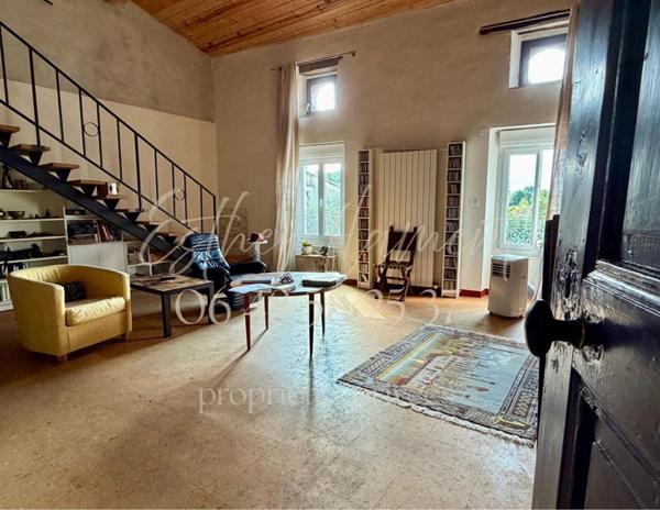 Maison de ville 226 m2 avec jardin, piscine, forage, garage