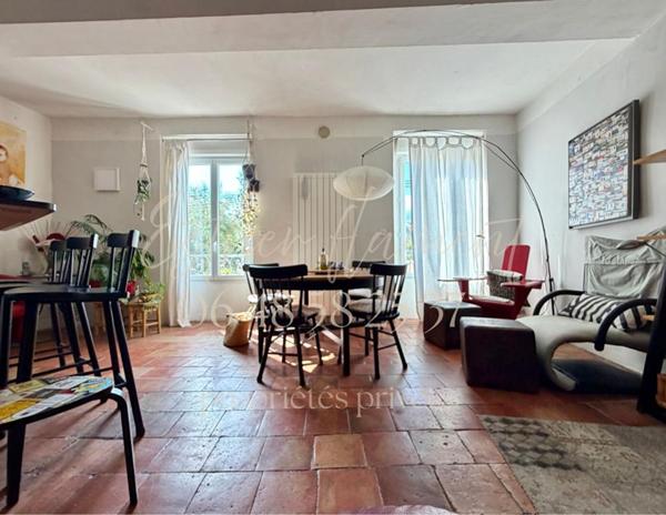 Maison de ville 226 m2 avec jardin, piscine, forage, garage