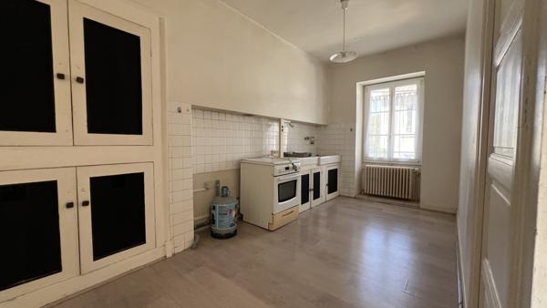 L'Isle-sur-Serein (89440) À louer – Maison avec garage, L’Isle-sur-Serein