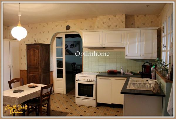 Grande maison divisée en 2 habitations