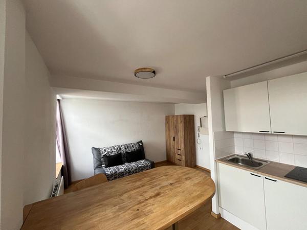 A LOUER : T1 à LILLE • • 485 € CC • Réf. 1574-11