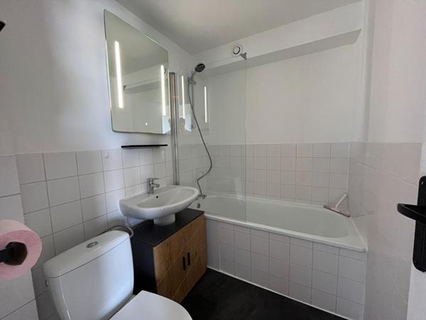 A LOUER : T1 à LILLE • • 485 € CC • Réf. 1574-11