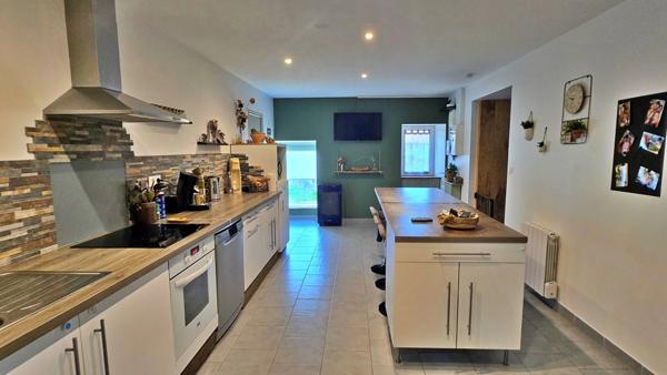 Maison rénovée en Pierre 6 pièces + Jardin + Garage - ORADOUR SUR GLANE (87)