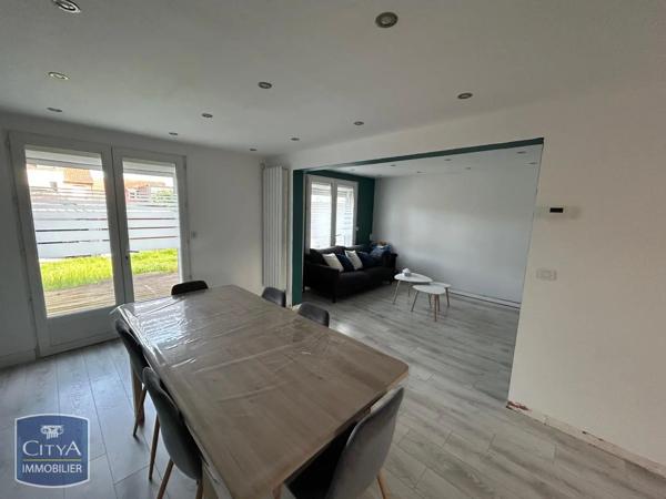 Maison à louer 5 pièces 104.78m² Allennes-les-Marais (59251)