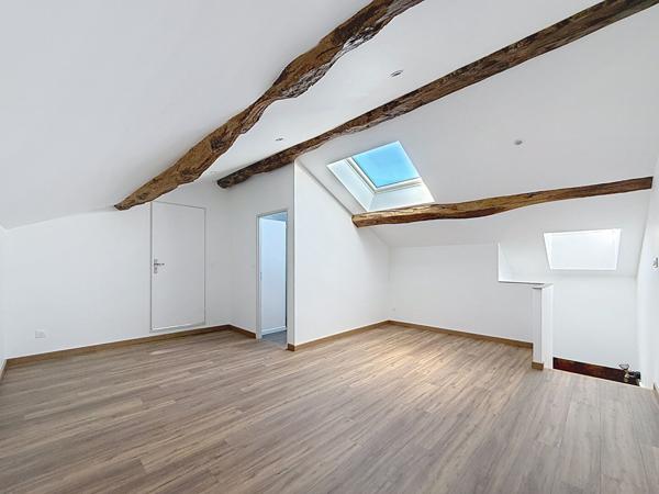 Belle maison à Meximieux de 140m² avec 5 chambres sur un jardin de 565m² avec terrasse couverte et garage