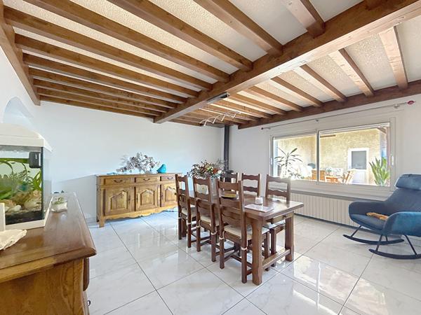 Belle maison à Meximieux de 140m² avec 5 chambres sur un jardin de 565m² avec terrasse couverte et garage