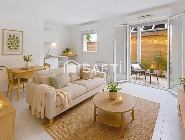 Appartement coup de cœur – 45 m² avec extérieur privatif et parking – À 2 min de La Rochelle