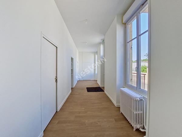Bureaux de 120m² - MAUVES SUR LOIRE
