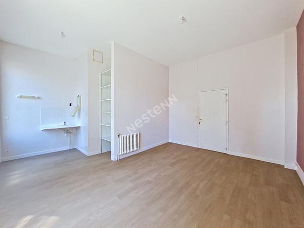 Bureaux de 120m² - MAUVES SUR LOIRE
