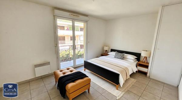 Appartement à louer 3 pièces 58m² Toulon (83100)