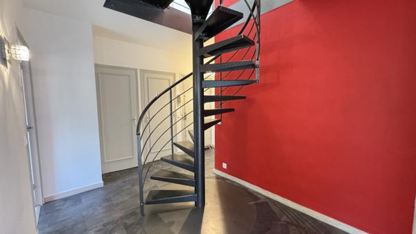 Saint-Étienne (42100) MAGNIFIQUE APPARTEMENT DUPLEX DE 160M2 AVEC BELLE TERRASSE