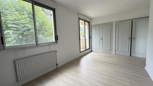 Saint-Étienne (42100) MAGNIFIQUE APPARTEMENT DUPLEX DE 160M2 AVEC BELLE TERRASSE