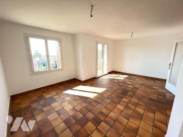 A vendre - Manosque (04) - Alpes de Haute Provence:  Appartement T4 d'env 93,93 m², spacieux, l...