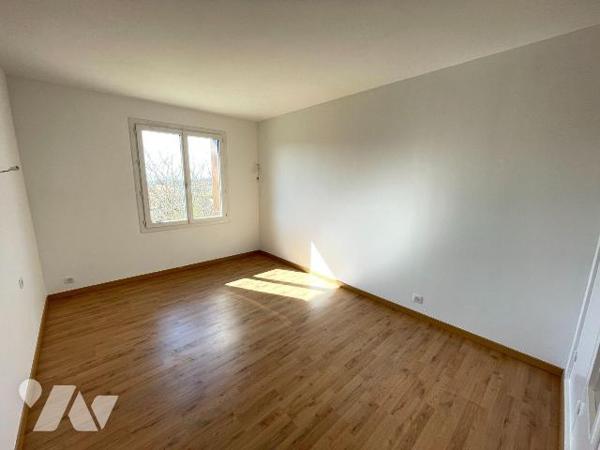 A vendre - Manosque (04) - Alpes de Haute Provence:  Appartement T4 d'env 93,93 m², spacieux, l...