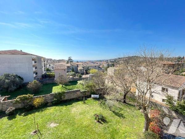 A vendre - Manosque (04) - Alpes de Haute Provence:  Appartement T4 d'env 93,93 m², spacieux, l...