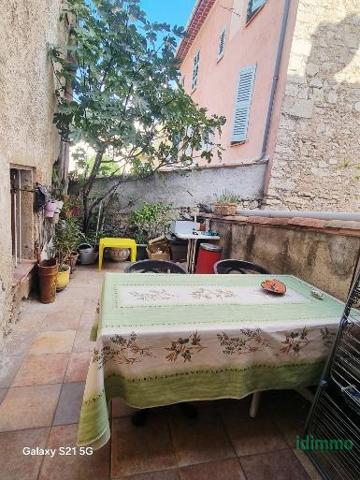 A voir Draguignan centre F3 de 95m traversant avec terrasse et cave 168000€ dpe d Draguignan (83300)