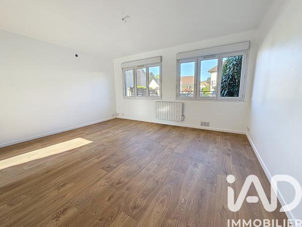 Immeuble à vendre 64 m² Lardy