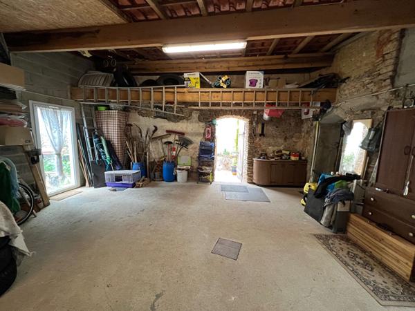 Maison 146m²  7 Pièces à vendre à Valence En Poitou