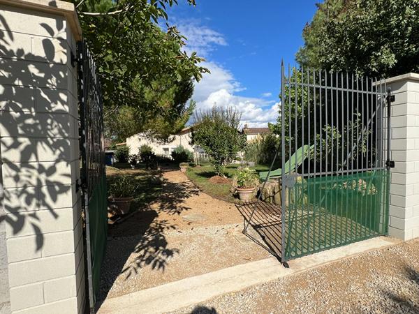 Maison 146m²  7 Pièces à vendre à Valence En Poitou