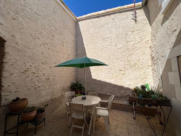 Maison 146m²  7 Pièces à vendre à Valence En Poitou