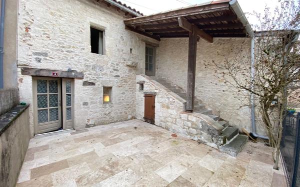 Maison à vendre    2 pièces •  Montpezat-de-Quercy
