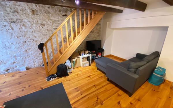 Maison à vendre    2 pièces •  Montpezat-de-Quercy