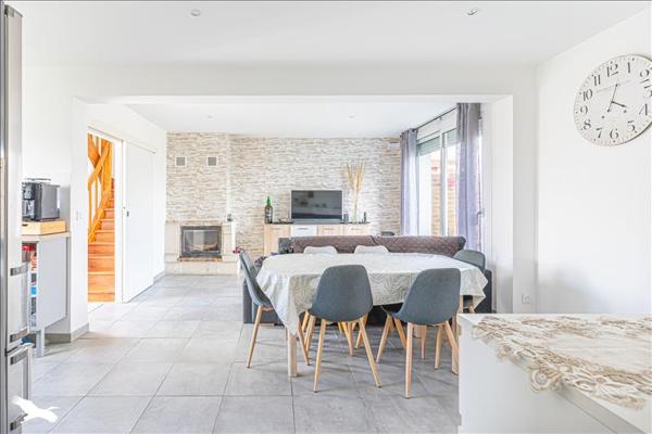 Maison à louer |  BASSENS |  5 pièces | 94 m²