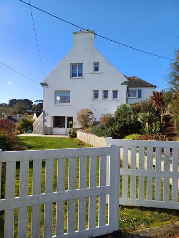 Plougasnou (29630) Plougasnou port du Diben, maison 5 chambres avec possibilité appartement indépendant.