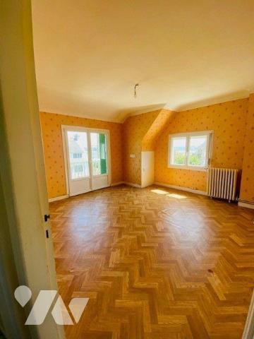 A Vendre à Perros-Guirec (22700) en Côtes-d'Armor (22), Vue sur Mer, Pavillon à rénover de type...