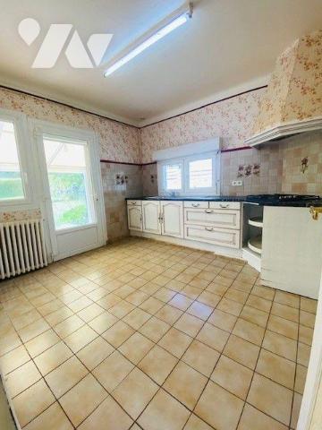 A Vendre à Perros-Guirec (22700) en Côtes-d'Armor (22), Vue sur Mer, Pavillon à rénover de type...