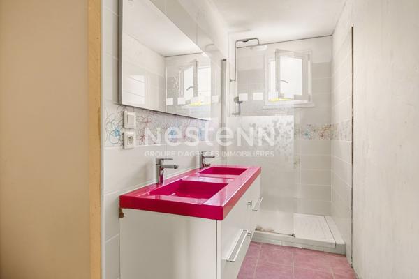 A vendre maison plain pied 2 chambres et 3 bureau possibilité d'une 3 chambre, a YFFINIAC !!!!