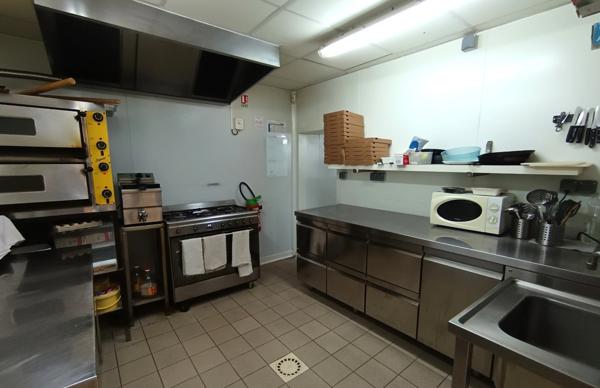 A VENDRE Batiment commercial 150m2, BOURCEFRANC LE CHAPUS, Dpt Charente Maritime (17)