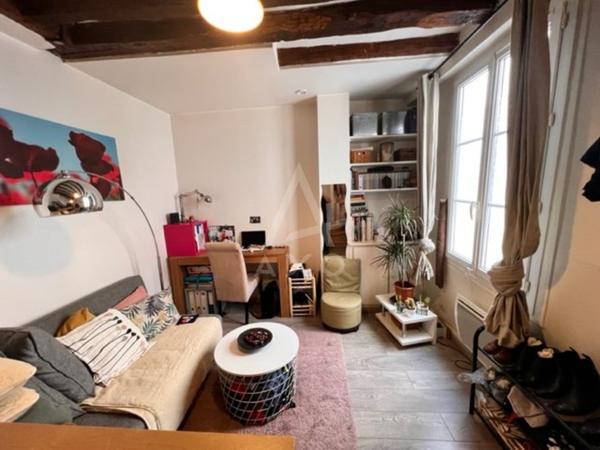 MARAIS : Charmant deux pièces en duplex