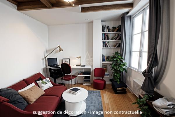 MARAIS : Charmant deux pièces en duplex