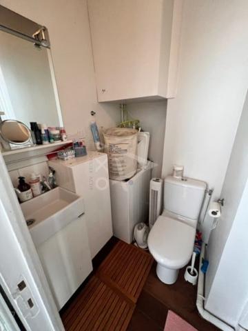 MARAIS : Charmant deux pièces en duplex