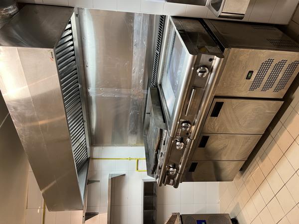 Fonds De Commerce - 80 m²