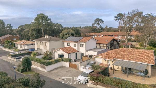 Villa contemporaine avec studio indépendant et piscine