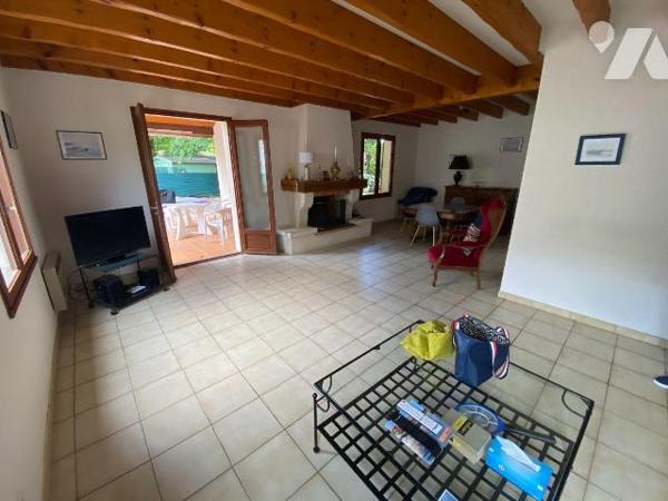 A VENDRE, Gironde, Bassin d'Arcachon, LEGE CAP FERRET, Claouey, proche du centre, sur un terrai...