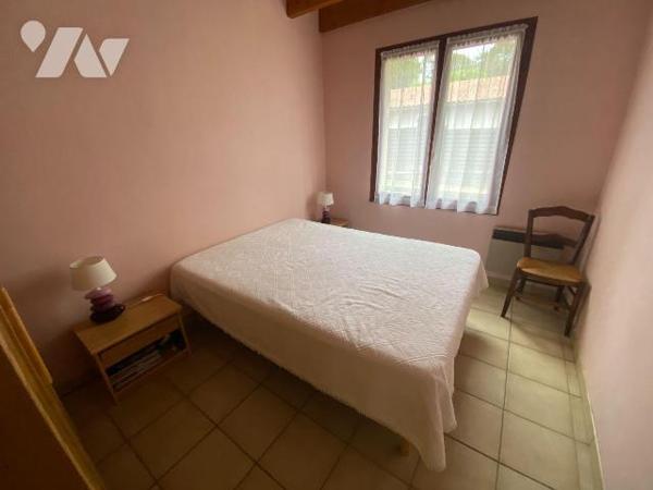 A VENDRE, Gironde, Bassin d'Arcachon, LEGE CAP FERRET, Claouey, proche du centre, sur un terrai...