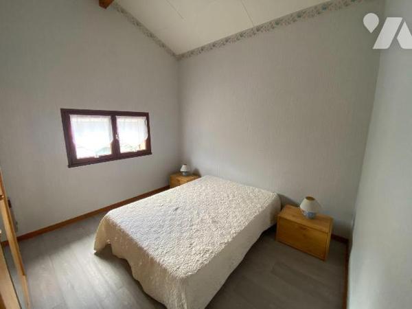 A VENDRE, Gironde, Bassin d'Arcachon, LEGE CAP FERRET, Claouey, proche du centre, sur un terrai...