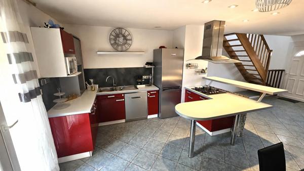 Houdan 10 mn / Maison familiale 5 chambres dans un village dynamique