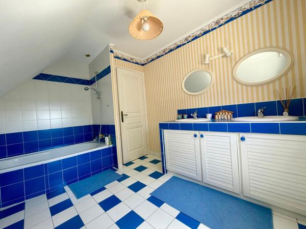 Maison avec vie de plain-pied et plage de Kerfany à pied.