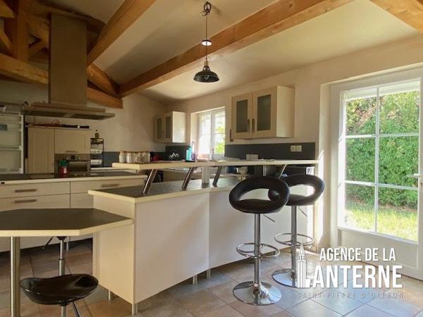 SAINT-PIERRE (CENTRE) - MAISON DE 180 m² - TERRAIN 1000 m²