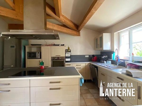 SAINT-PIERRE (CENTRE) - MAISON DE 180 m² - TERRAIN 1000 m²