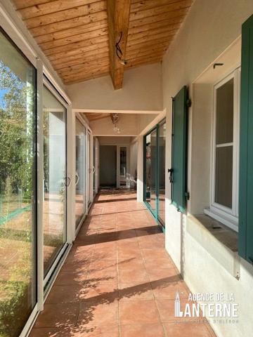 SAINT-PIERRE (CENTRE) - MAISON DE 180 m² - TERRAIN 1000 m²