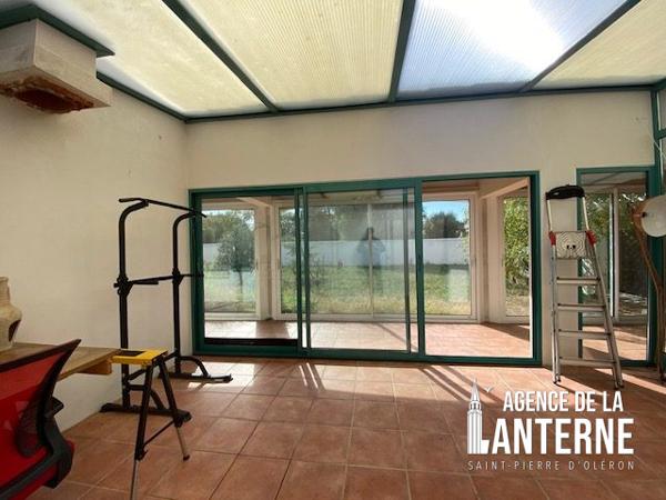 SAINT-PIERRE (CENTRE) - MAISON DE 180 m² - TERRAIN 1000 m²