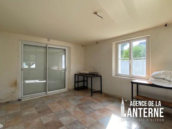 SAINT-PIERRE (CENTRE) - MAISON DE 180 m² - TERRAIN 1000 m²