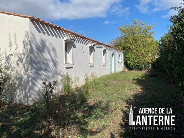 SAINT-PIERRE (CENTRE) - MAISON DE 180 m² - TERRAIN 1000 m²